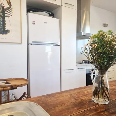 Villa Stylish And Tranquil For 8 People *