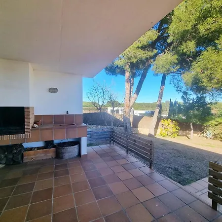 Villa Stylish And Tranquil For 8 People