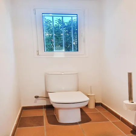 Stylish And Tranquil For 8 People