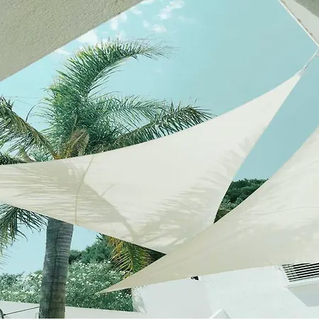 Stylish And Tranquil For 8 People Villa *