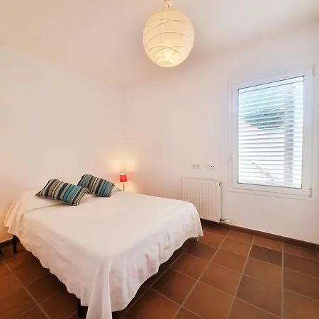 Villa Stylish And Tranquil For 8 People L'Escala