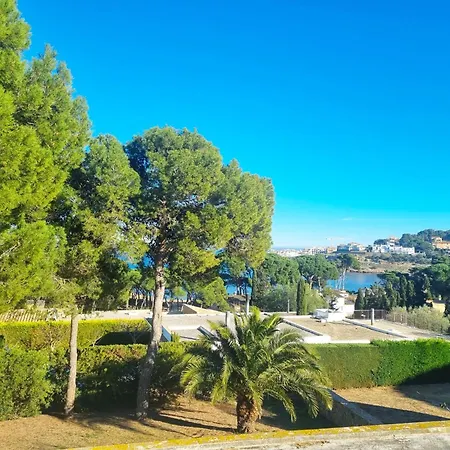 Villa Stylish And Tranquil For 8 People L'Escala
