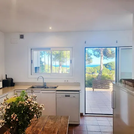 Stylish And Tranquil For 8 People L'Escala