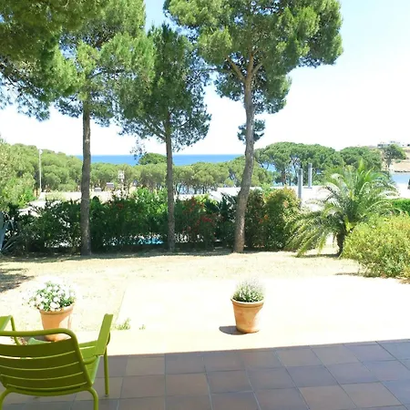 Stylish And Tranquil For 8 People Villa *