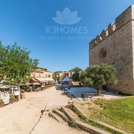 Stylish And Tranquil For 8 People Villa L'Escala